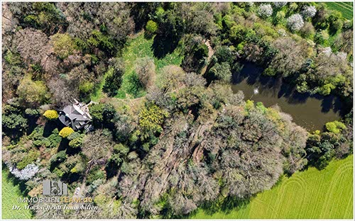 romantische herrschaftliche Villa mit See in Alleinlage am rechten Niederrhein zu verkaufen