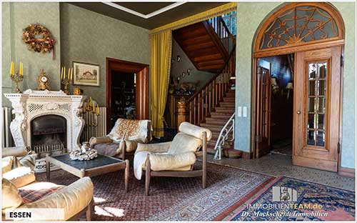 romantische herrschaftliche Villa mit See in Alleinlage am rechten Niederrhein zu verkaufen