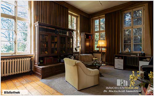 romantische herrschaftliche Villa mit See in Alleinlage am rechten Niederrhein zu verkaufen