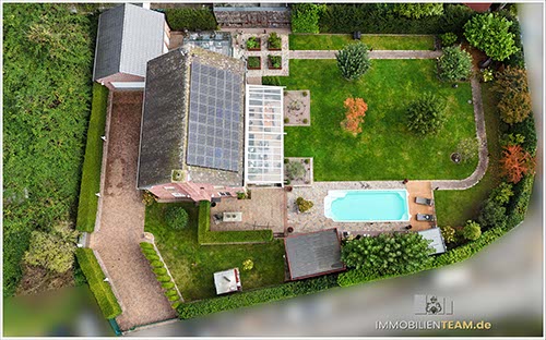 Exklusives und modernes Haus im belgischen Landhausstil in Langenfeld