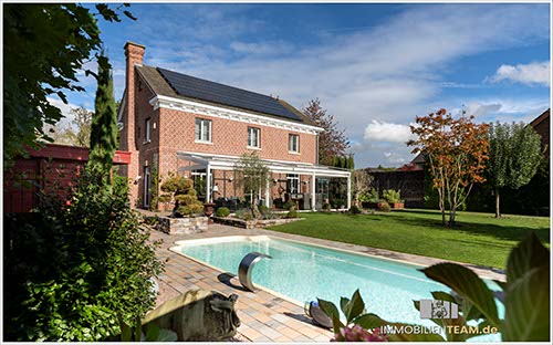 Exklusives und modernes Haus im belgischen Landhausstil in Langenfeld