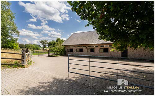 Reitanlage am Niederrhein nähe Ruhrgebiet