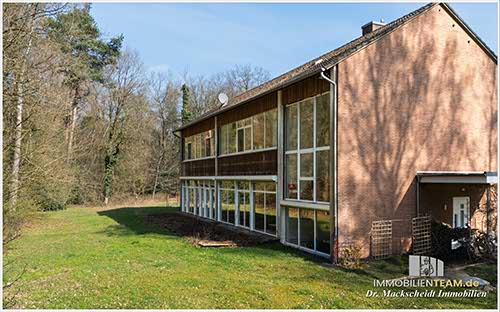 Schule auf dem Land als Wohnhaus mit viel Raum kaufen
