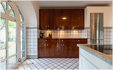 Haus in direkter Lage am Rhein 