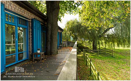 Haus in direkter Lage am Rhein 