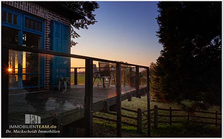 Haus in direkter Lage am Rhein 