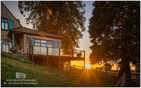 Haus in direkter Lage am Rhein 