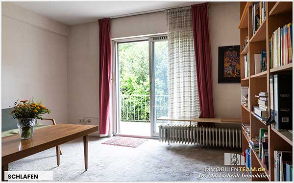 Schlafzimmer mit Duschbad im Obergeschoss